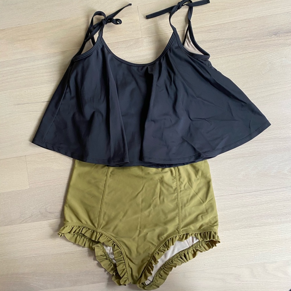 Kortni Jeane swimsuit in size small